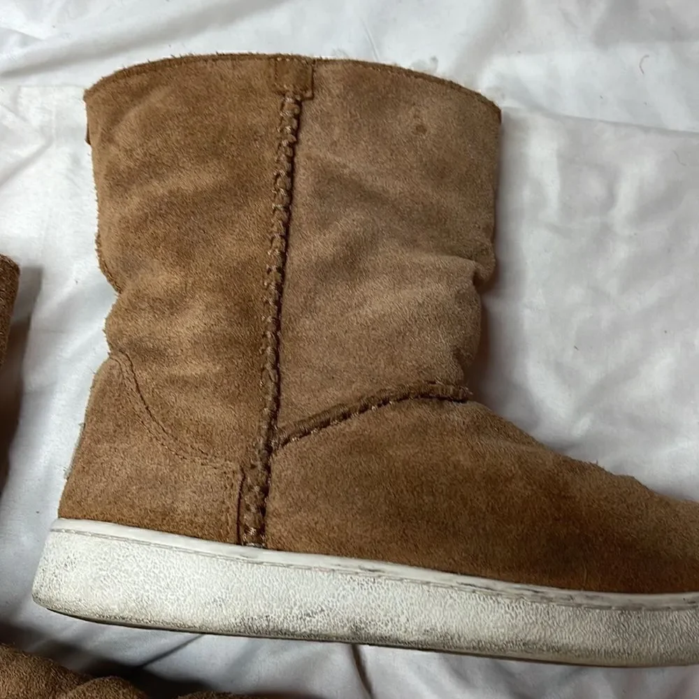UGG Australia Mika Sheepskin Classic Sneaker Boots. Size 8.